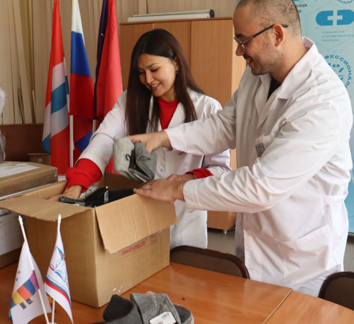 Студенты, преподаватели и сотрудники медицинского колледжа поддерживают участников СВО. 5