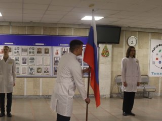 Вынос и установка флага