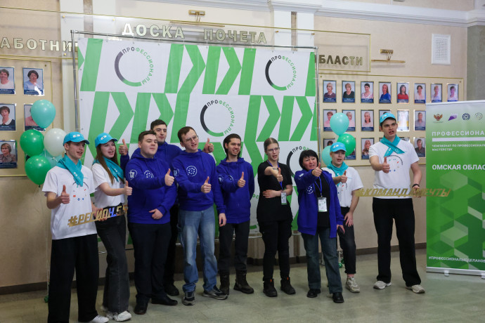 Амбассадоры проекта &laquo;Профессионалитет&raquo; Медицинского колледжа на открытии Чемпионата &laquo;Профессионалы&raquo; 2026! 2