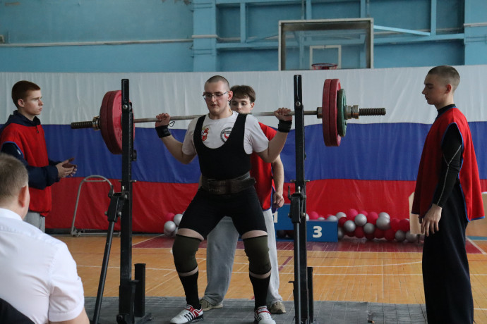 Соревнования по классическому пауэрлифтингу в Медицинском колледже 6