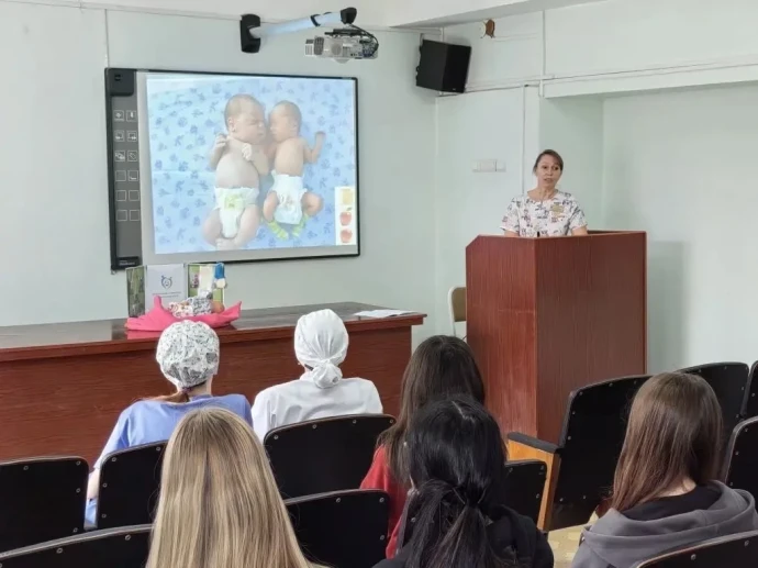 Горизонты будущего: Омские школьники выбирают профессию в сфере здравоохранения. 9