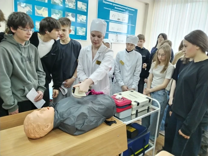 Горизонты будущего: Омские школьники выбирают профессию в сфере здравоохранения. 2