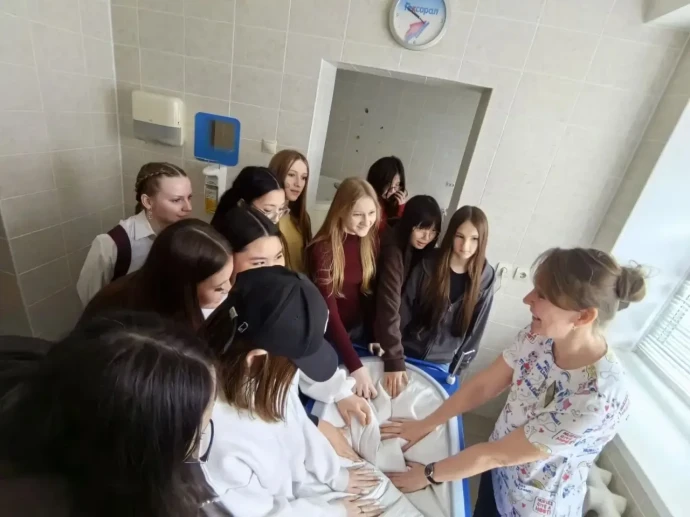 Горизонты будущего: Омские школьники выбирают профессию в сфере здравоохранения. 7