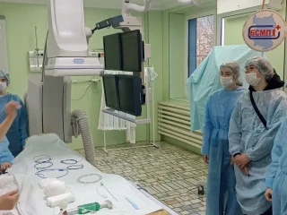 "Профессионалитет" открывает двери: омские школьники погружаются в мир медицины "Профессионалитет" открывает двери: омские школьники погружаются в мир медицины